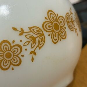 VINTAGE PYREX MIXING BOWL!